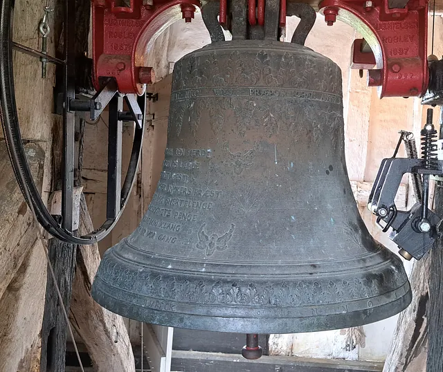 Ny Kirke store klokke set fra Vest 