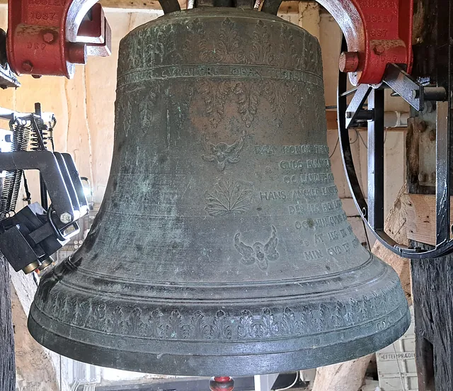 Ny Kirke store klokke set fra øst